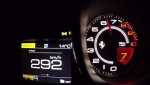 Noul Ferrari 488 GTB goneste prin linistea noptii cu 312 kilometri pe ora