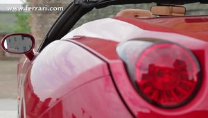 Noul Ferrari California isi face debutul cinematografic