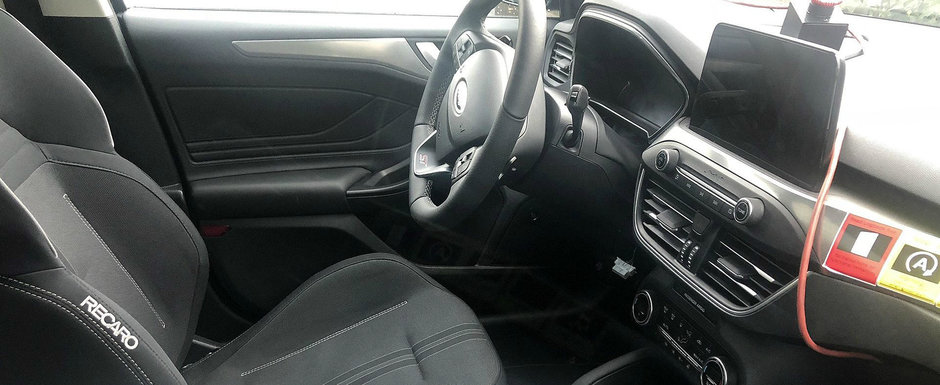 Noul Ford Focus ST, surprins cu interiorul la vedere. Cum arata hot-hatch-ul cu motor de 2.3 litri Noul Ford Focus ST, surprins cu interiorul la vedere. Cum arata hot-hatch-ul cu motor de 2.3 litri