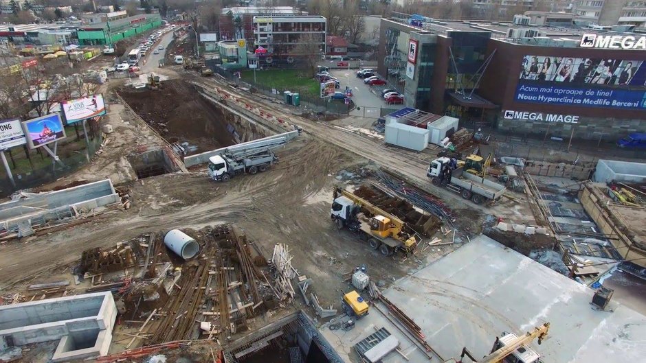 Noul Guvern ii lasa balta pe soferi: niciun metru de sosea noua in 2017 Noul Guvern ii lasa balta pe soferi: niciun metru de sosea noua in 2017
