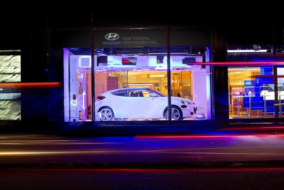 Noul Hyundai Veloster parcheaza in magazinul Harrods