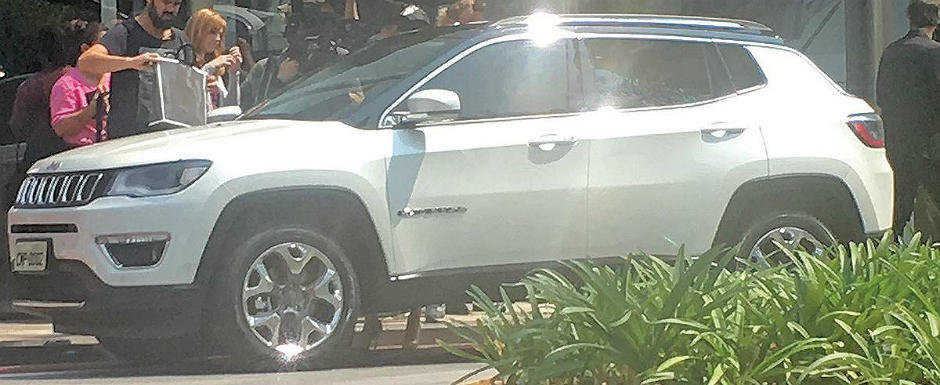 Noul Jeep Compass surprins de mai multe ori fara camuflaj. Uite cum arata si ce ofera el Noul Jeep Compass surprins de mai multe ori fara camuflaj. Uite cum arata si ce ofera el