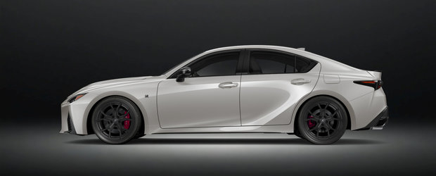 Noul Lexus IS 500 Ultimate Edition este un super-sedan cu o reteta unica in industrie. Modelul japonez are un motor V8 aspirat de 5.0 litri