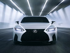 Noul Lexus IS