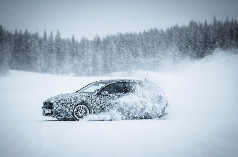 Noul Mercedes A-Class in teste