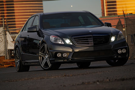 Noul Mercedes E-Class ajunge Black Bison