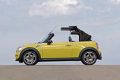 Noul MINI Cooper Cabrio dezvaluit