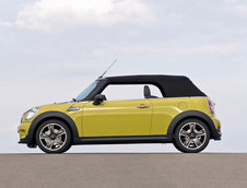 Noul MINI Cooper Cabrio dezvaluit