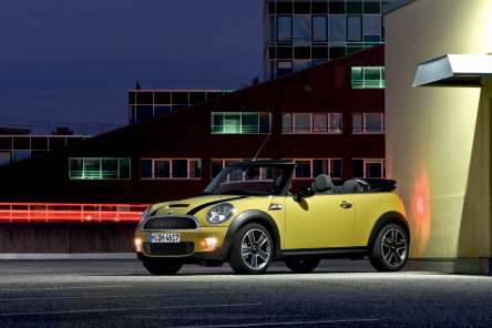 Noul MINI Cooper Cabrio dezvaluit Noul MINI Cooper Cabrio dezvaluit