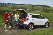 Noul Opel Mokka este echipat cu suportul unic pentru biciclete integrat FlexFix