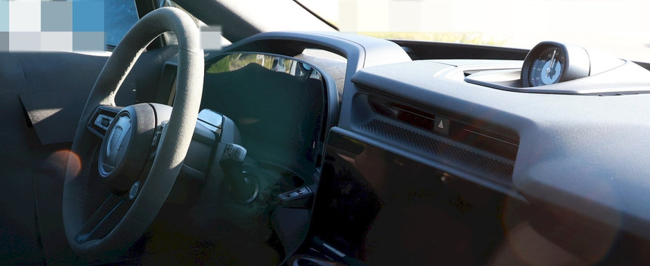 Noul Porsche Cayenne Electric, surprins pentru prima oara in teste. SUV-ul nemtilor vine cu nu mai putin de patru ecrane la nivel de cabina Noul Porsche Cayenne Electric, surprins pentru prima oara in teste. SUV-ul nemtilor vine cu nu mai putin de patru ecrane la nivel de cabina