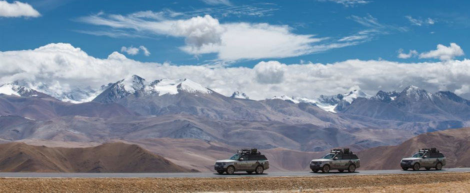 Noul Range Rover Hybrid a parcurs 'Drumul Matasii'