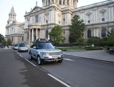 Noul Range Rover Hybrid a plecat pe Drumul Matasii