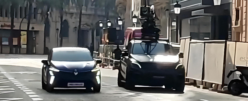 Noul Renault Clio, surprins complet necamuflat in teste. Cel mai ieftin model al francezilor arata ca o naveta spatiala Noul Renault Clio, surprins complet necamuflat in teste. Cel mai ieftin model al francezilor arata ca o naveta spatiala