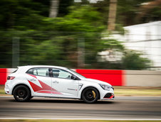 Noul Renault Megane RS Trophy-R