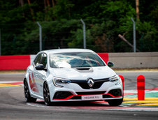 Noul Renault Megane RS Trophy-R