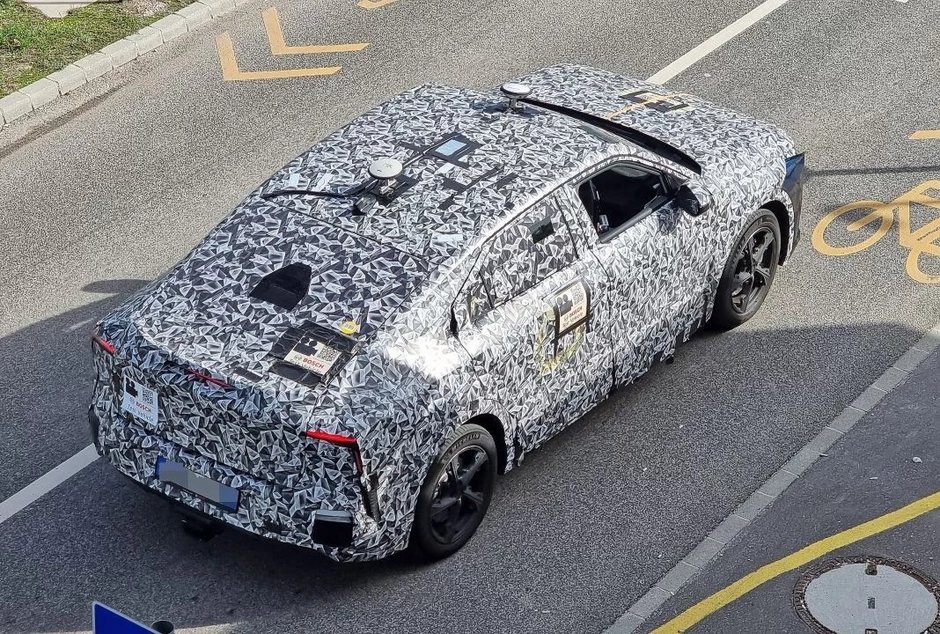 Noul SUV Coupe de la DS - Poze spion
