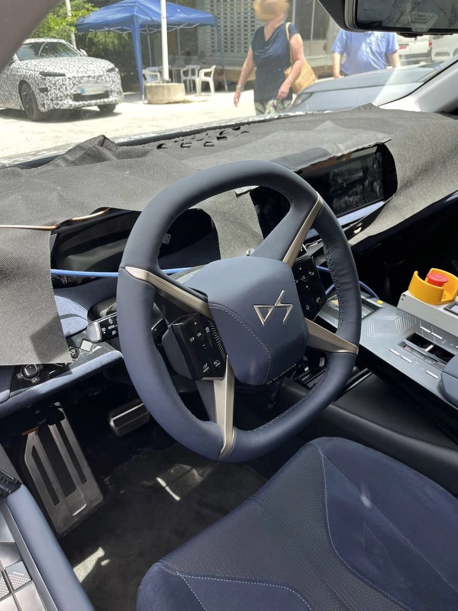 Noul SUV Coupe de la DS - Poze spion