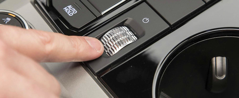 Noul Touareg este primul Volkswagen din istorie care ofera aceasta dotare. Cum functioneaza sistemul Noul Touareg este primul Volkswagen din istorie care ofera aceasta dotare. Cum functioneaza sistemul