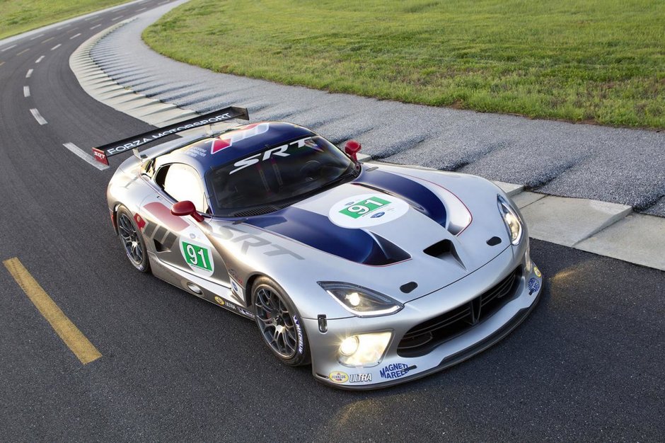 Noul Viper GTS-R atinge doar 290 km/h Noul Viper GTS-R atinge doar 290 km/h