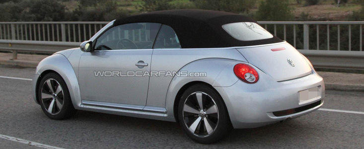 Noul VW Beetle Cabrio va fi lansat in 2013