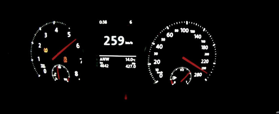 Noul VW Golf GTI accelereaza de la 0 la 259 kilometri pe ora. VIDEO AICI!