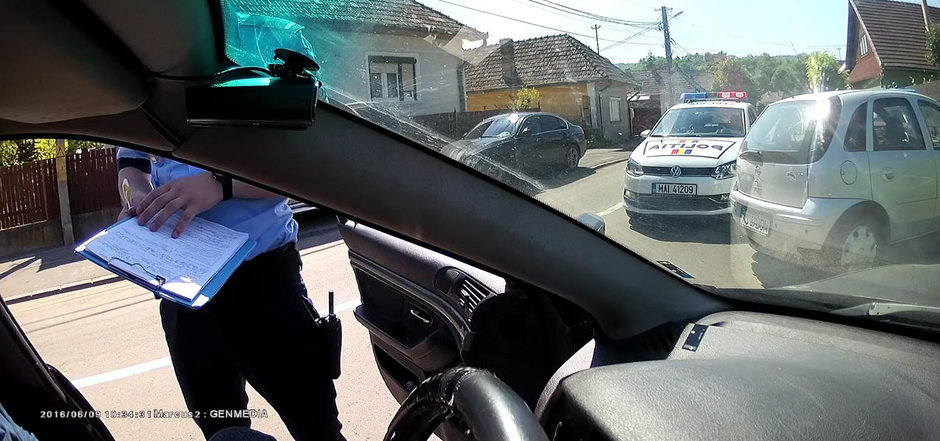 NU E ABUZ! De cand aplicarea legii de catre Politie trebuie condamnata? Bravo agentilor din Mures! NU E ABUZ! De cand aplicarea legii de catre Politie trebuie condamnata? Bravo agentilor din Mures!