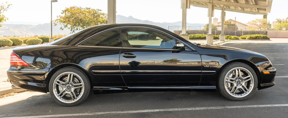 Nu exista BMW sau Audi care sa concureze cu asa ceva. Mercedes-ul din 2005 are motor V12 de 612 CP si 1.000 Nm Nu exista BMW sau Audi care sa concureze cu asa ceva. Mercedes-ul din 2005 are motor V12 de 612 CP si 1.000 Nm
