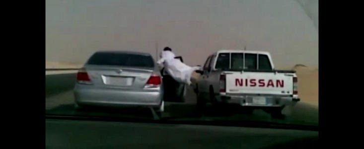 Nu incerca asa ceva acasa: Drifturi si cascadorii de la A la Z, realizate de arabi Nu incerca asa ceva acasa: Drifturi si cascadorii de la A la Z, realizate de arabi