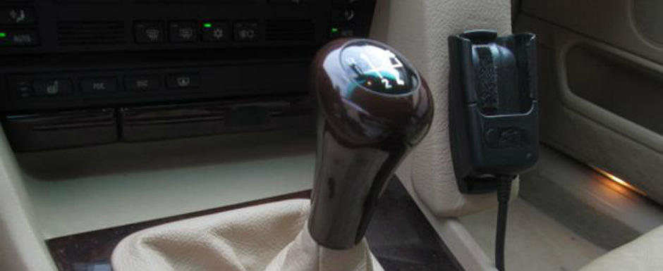 Nu le mai fac ca pe vremuri. Acest BMW Seria 7 din 2001 se vinde alaturi de o cutie manuala in cinci trepte Nu le mai fac ca pe vremuri. Acest BMW Seria 7 din 2001 se vinde alaturi de o cutie manuala in cinci trepte