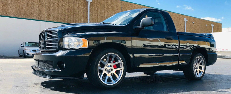 Nu se mai fac masini ca pe vremuri. Camioneta din 2005 are motor V10 de Viper si cutie manuala Nu se mai fac masini ca pe vremuri. Camioneta din 2005 are motor V10 de Viper si cutie manuala