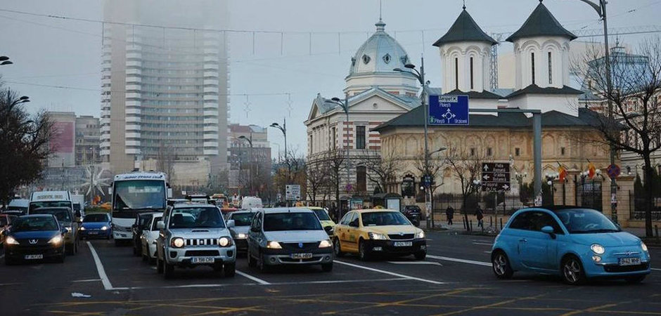 Nu suna deloc rau: circulatia masinilor din Bucuresti interzisa in week-end. Cum ti se pare?