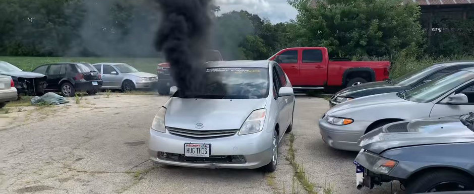 Nu vezi in fiecare zi o Toyota Prius cu motor turbo-diesel si tractiune spate. VIDEO Nu vezi in fiecare zi o Toyota Prius cu motor turbo-diesel si tractiune spate. VIDEO