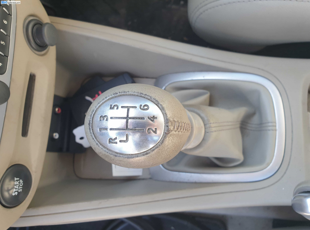 Nuca cu Manson Piele Crem Cutie Manuala 6 Trepte cu Uzura Renault Megane 3 2008 - 2016 [K4164]