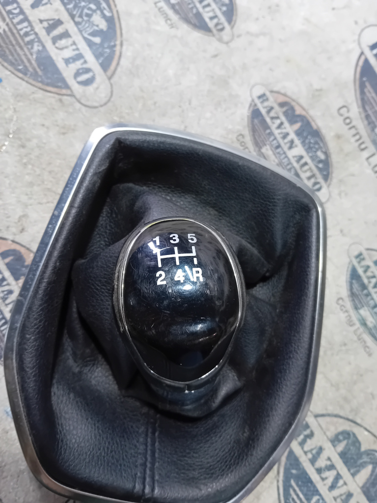 Nuca schimbător 5+1 trepte Ford B-MAX 2012