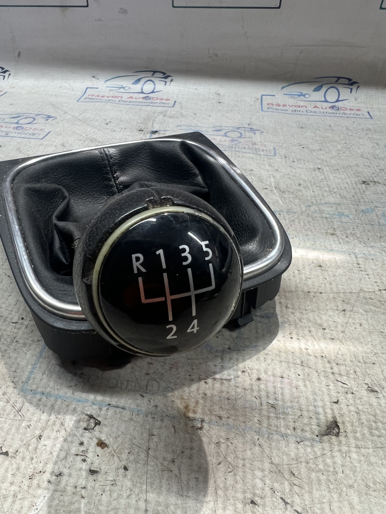 Nuca schimbător 5+1 trepte Volkswagen Golf 6 Hatchback 1.6 2010, 1K0711113CD