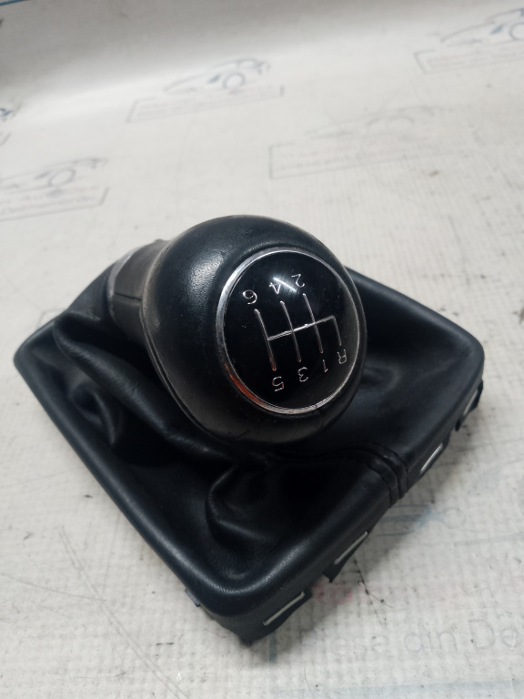 Nuca schimbător 6+1 trepte Audi A4 B8 2011