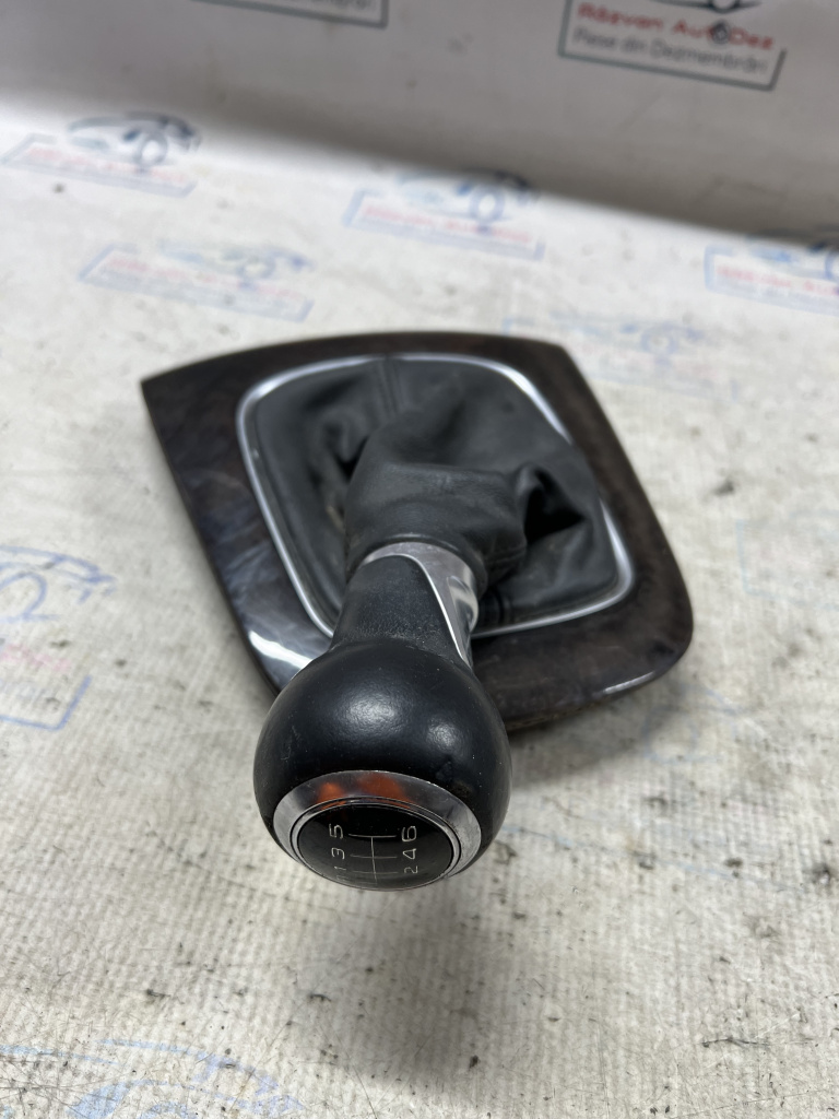 Nuca schimbător 6+1 trepte Audi Q3 2014, 8U0864261R