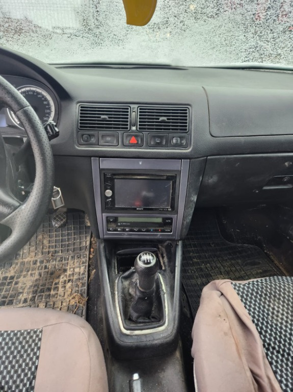 Nuca schimbator 6 trepte Volkswagen Golf 4 1.9 TDI ASZ combi an 2004