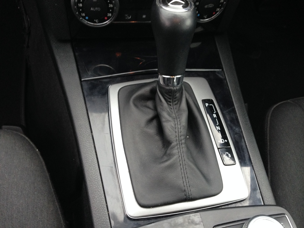Nuca schimbator mercedes c class w204