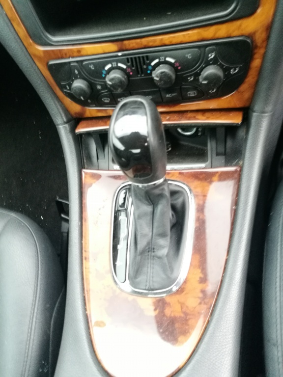 Nuca schimbator Mercedes CLK W209