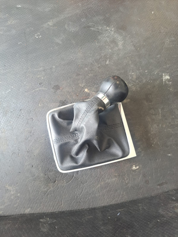 Nuca schimbator viteze + manson Volkswagen Passat B6 2005-2011 - COD 3C0711113
