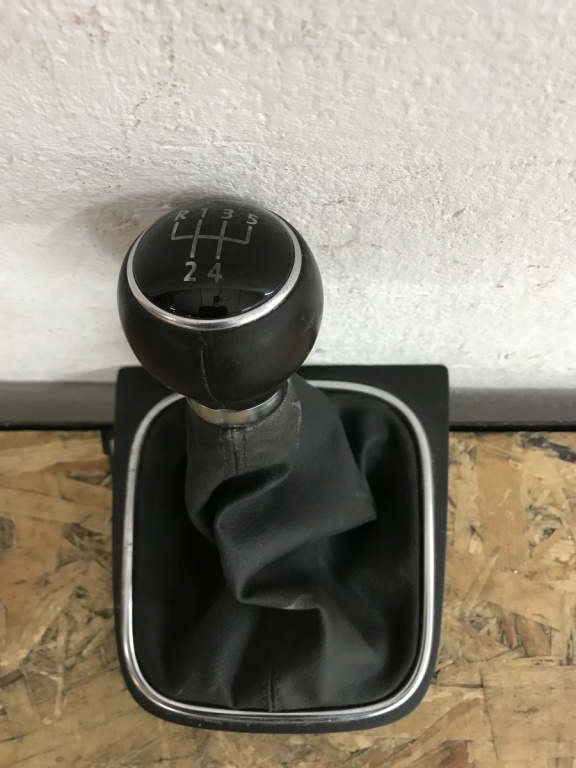 Nuca schimbator VW Golf 6 HB 2.0 TDI sedan 2009 (1K0711113)