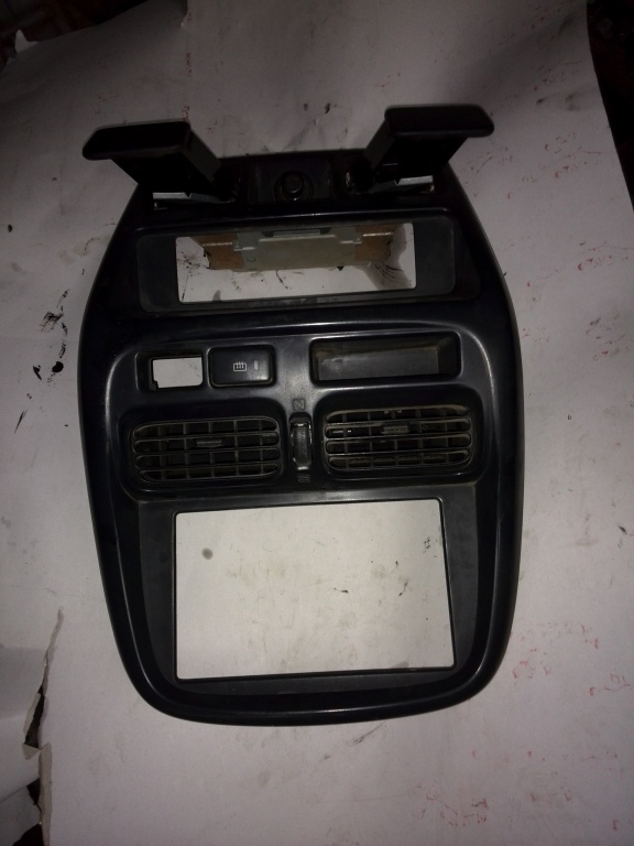 NV1015 MASCA CENTRALA CONSOLA BORD CASETOFON NISSAN NAVARA D22 1998....2001