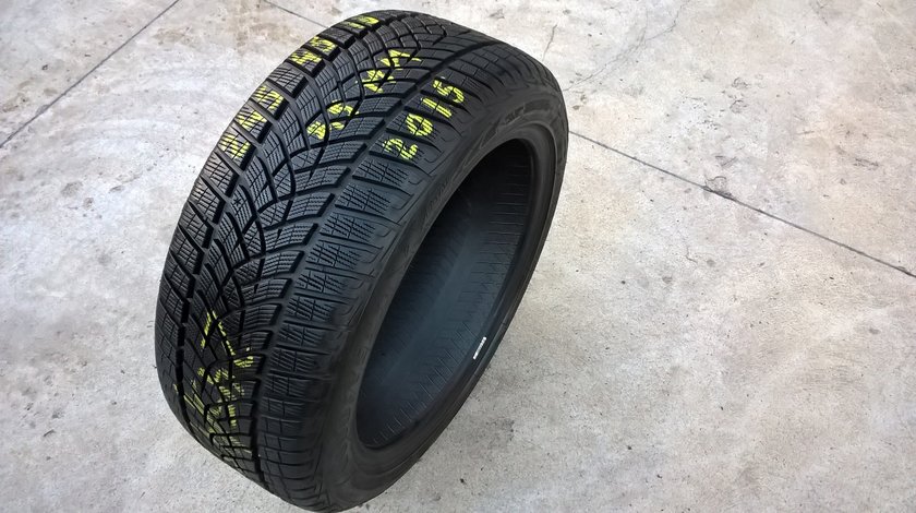 O anvelopa de iarna 245 45 18 goodyear ultragrip performance