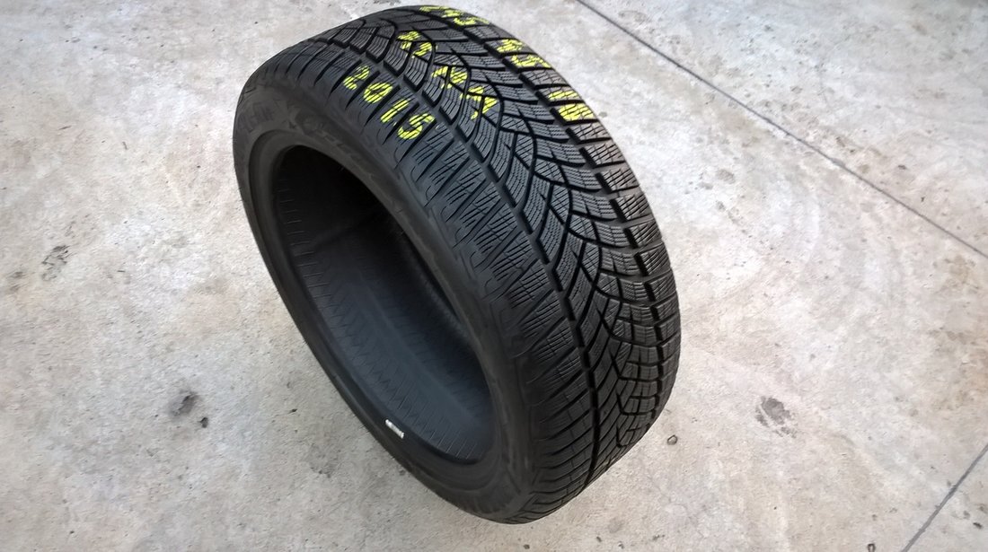 O anvelopa de iarna 245 45 18 goodyear ultragrip performance