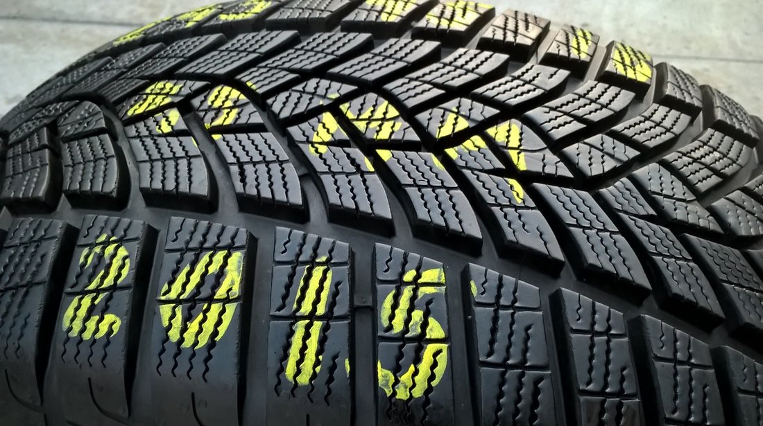 O anvelopa de iarna 245 45 18 goodyear ultragrip performance