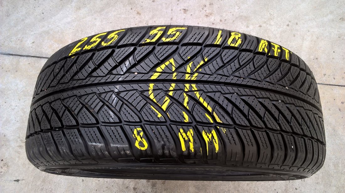 O anvelopa de iarna 255 55 18 goodyear ultragrip run flat