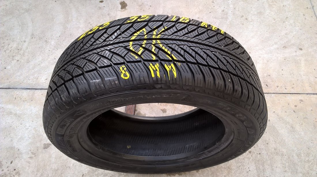 O anvelopa de iarna 255 55 18 goodyear ultragrip run flat