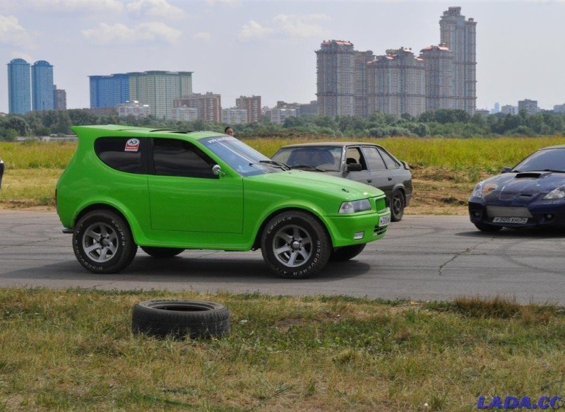 O masina indescifrabila: BMW, Niva sau Mini? O masina indescifrabila: BMW, Niva sau Mini?